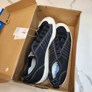 NWT adidas Nizza RF 8M 9W